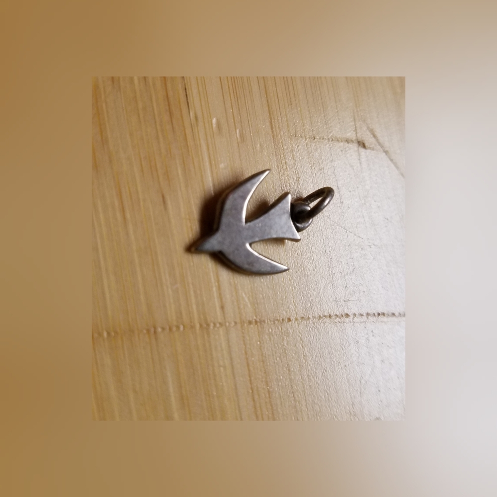 Vintage Retired James Avery Dove Charm